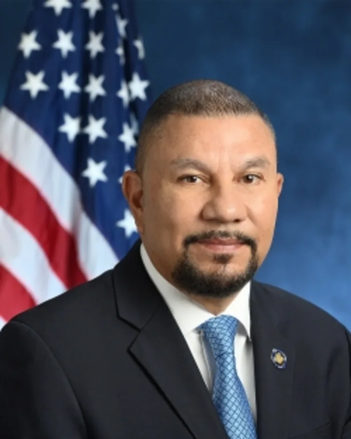 Phil Ramos official headshot