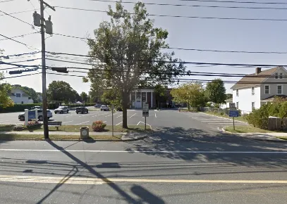 Map screenshot near 90 Higbie Lane, West Islip, NY 11795